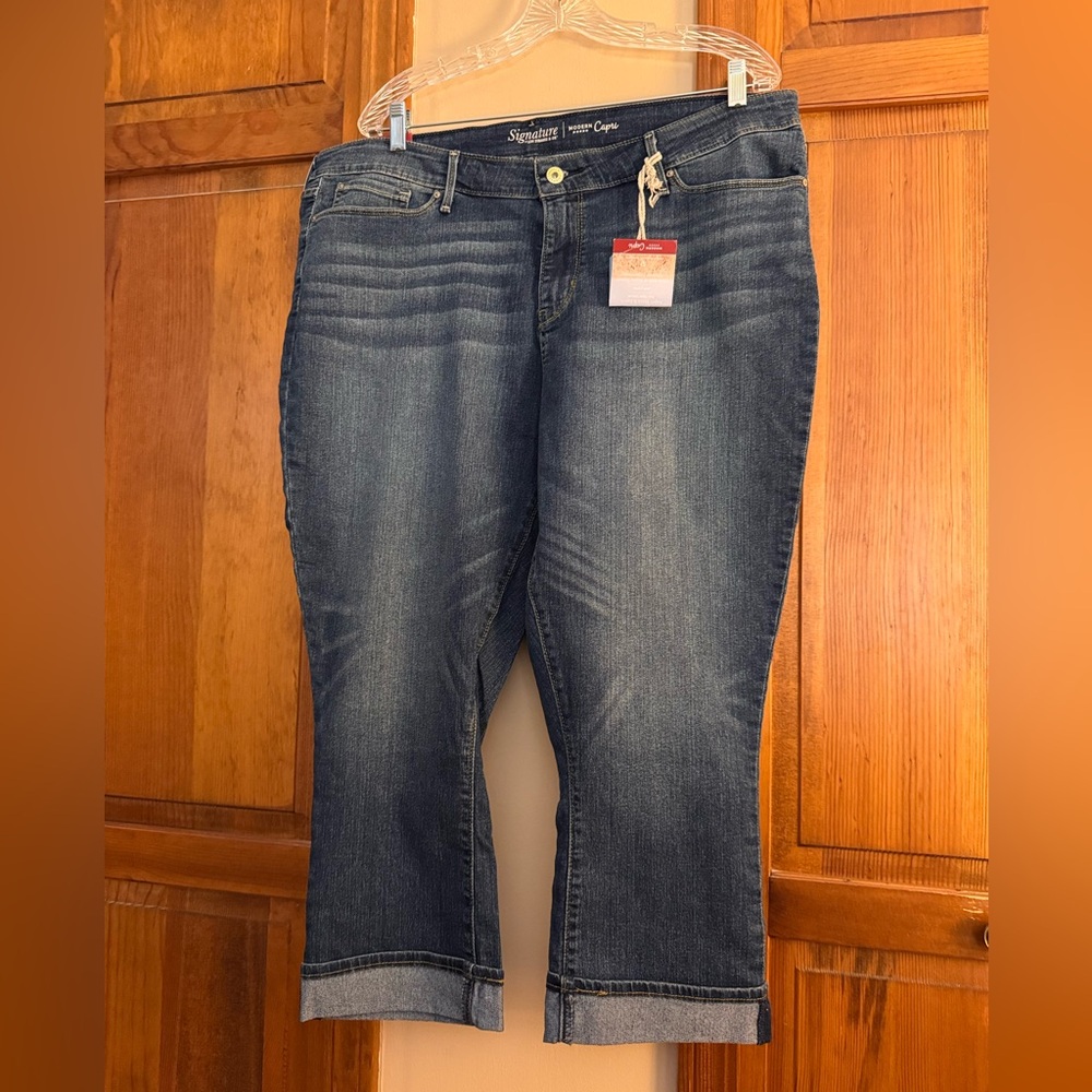 New Levi Capri’s